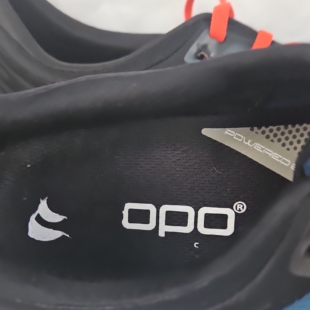 Topo Men's Blue and Red Athletic Shoes - Picture 10 of 12